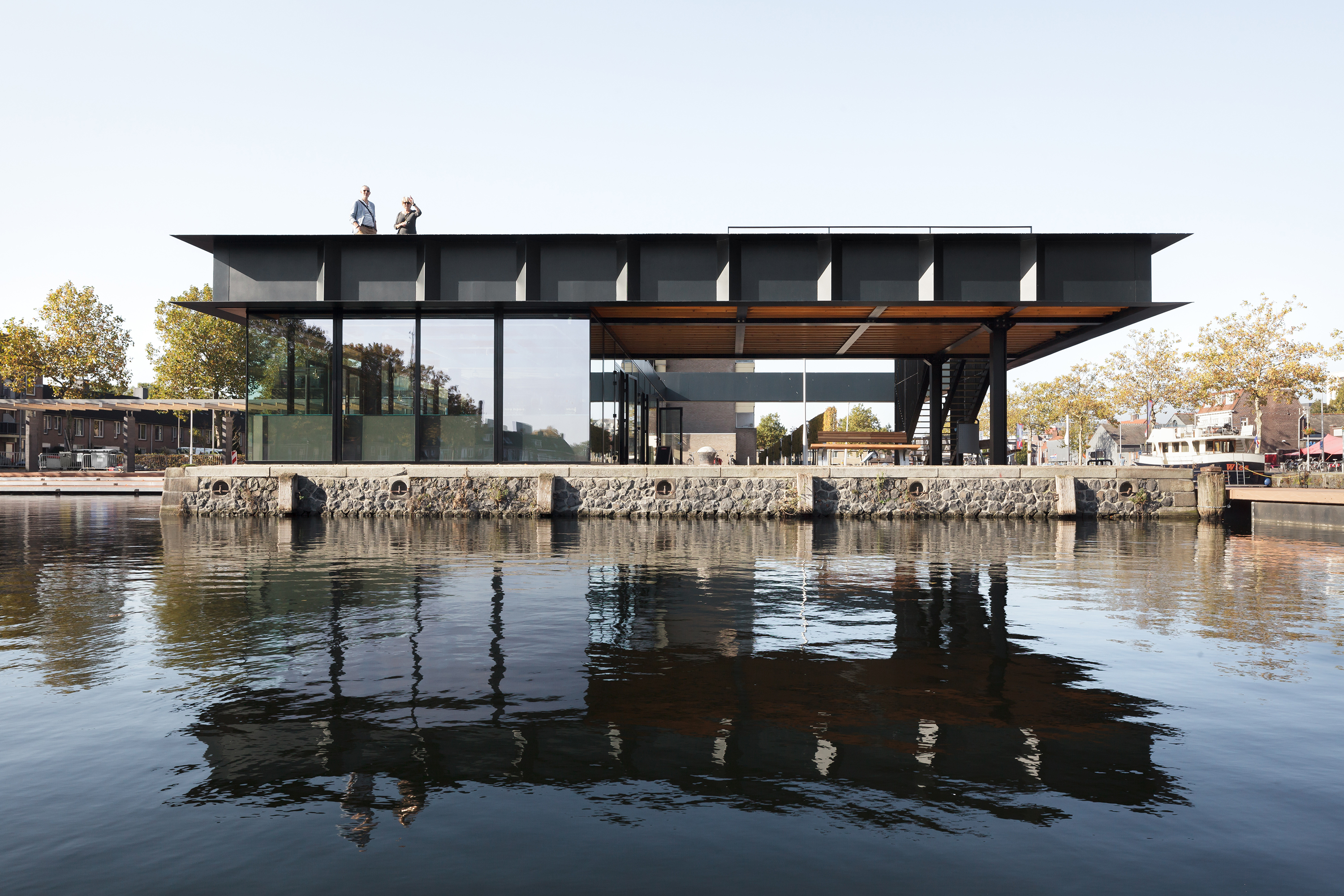 https://detail-cdn.s3.eu-central-1.amazonaws.com/media/catalog/product/C/i/Civic-Architects-Piushaven-Harbour-STIJN-BOLLAERT-06.jpg?width=437&height=582&store=de_de&image-type=image