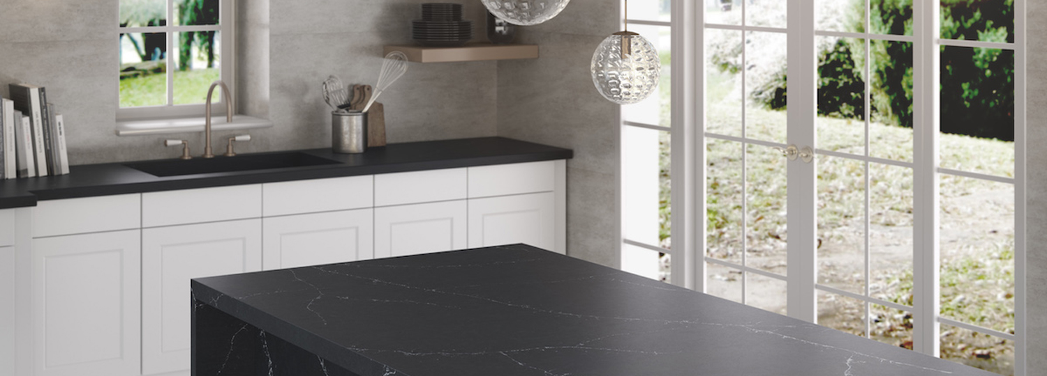 https://detail-cdn.s3.eu-central-1.amazonaws.com/media/catalog/product/C/o/Cosentino-Silestone-Kitchen-Eternal-Charcoal-Teaser-1500.jpg?width=437&height=582&store=de_de&image-type=image