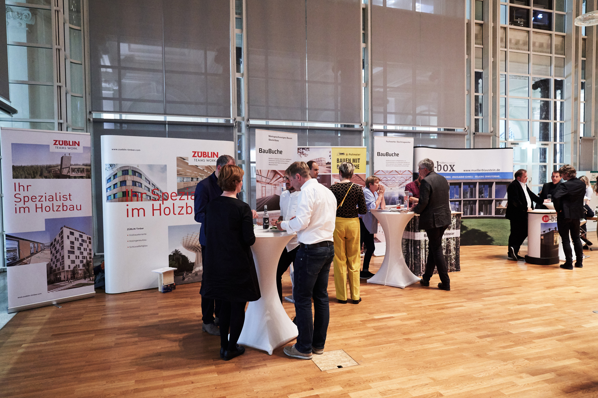 https://detail-cdn.s3.eu-central-1.amazonaws.com/media/catalog/product/D/e/DetailKongress2019-Bild14.jpg?width=437&height=582&store=de_de&image-type=image