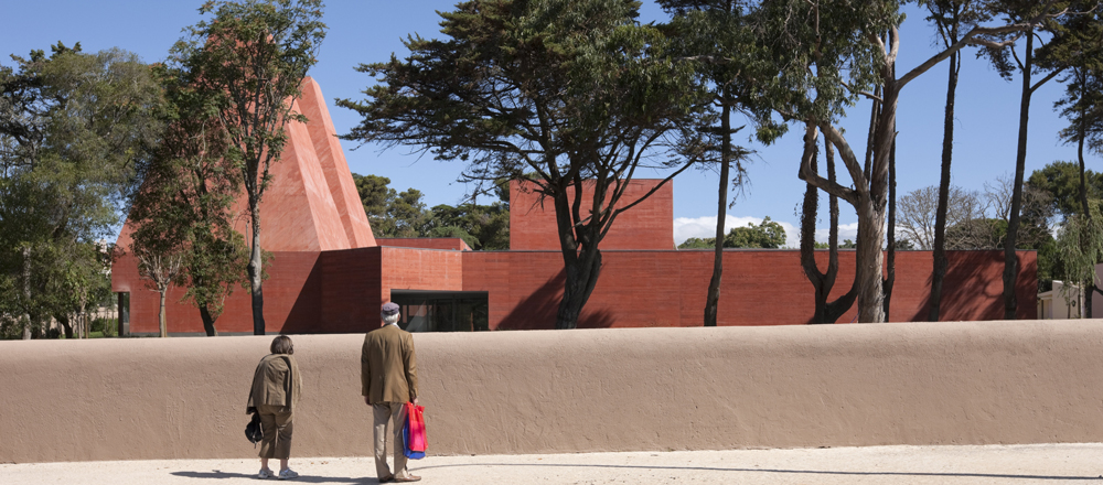 Poetische Bescheidenheit: Souto de Moura 1980-2015