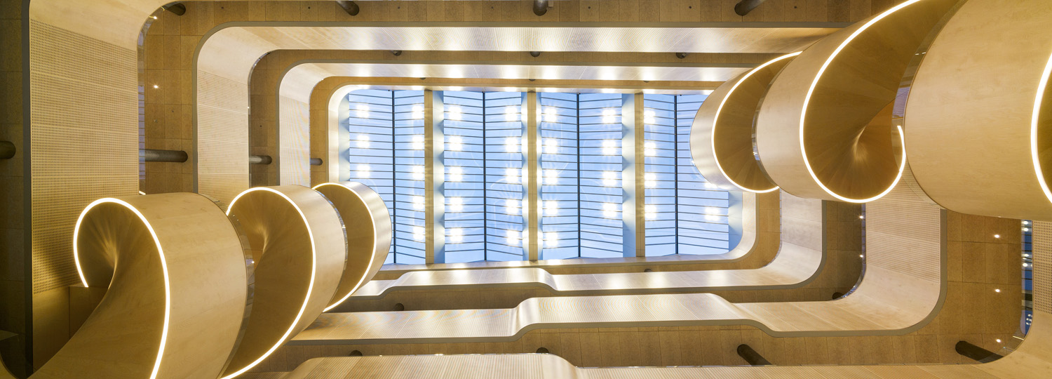 Tageslichtdurchflutete Innenräume in der Psychiatrischen Klinik in Slagelse, Dänemark (Karlsson architect / VLA, Fotograf: Jens Lindhe)