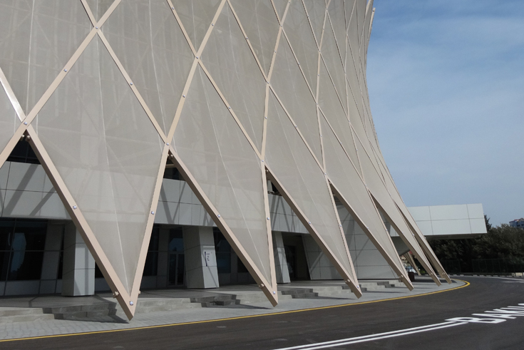 Membran-Fassade für Baku