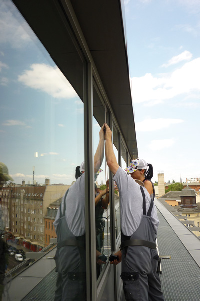 Nachträglicher Sonnenschutz zur Verbesserung von Energiebilanz und Raumklima