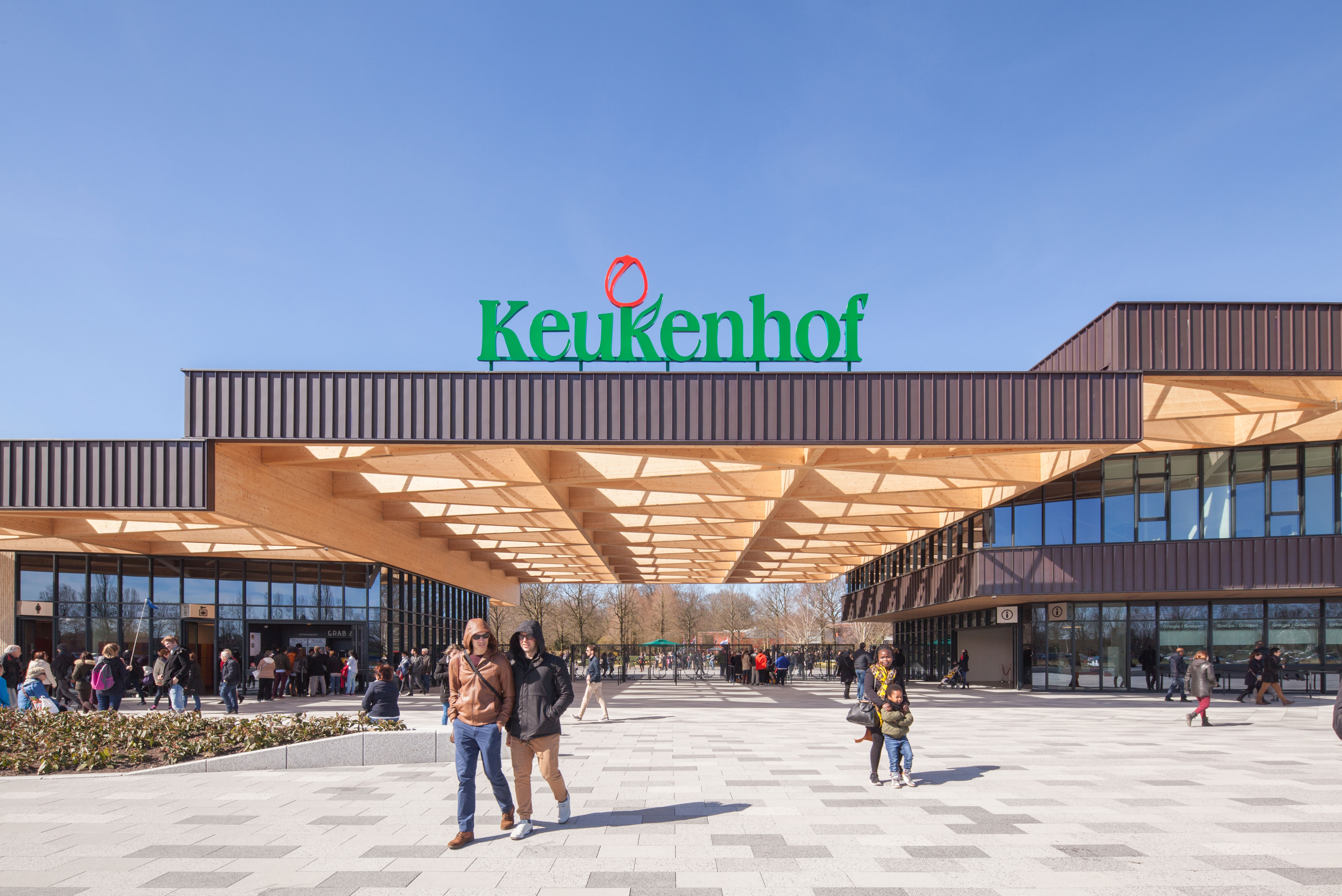 https://detail-cdn.s3.eu-central-1.amazonaws.com/media/catalog/product/K/e/Keukenhof-Mecanooarchitecten-teaser-klein_1.jpg?width=437&height=582&store=de_en&image-type=image