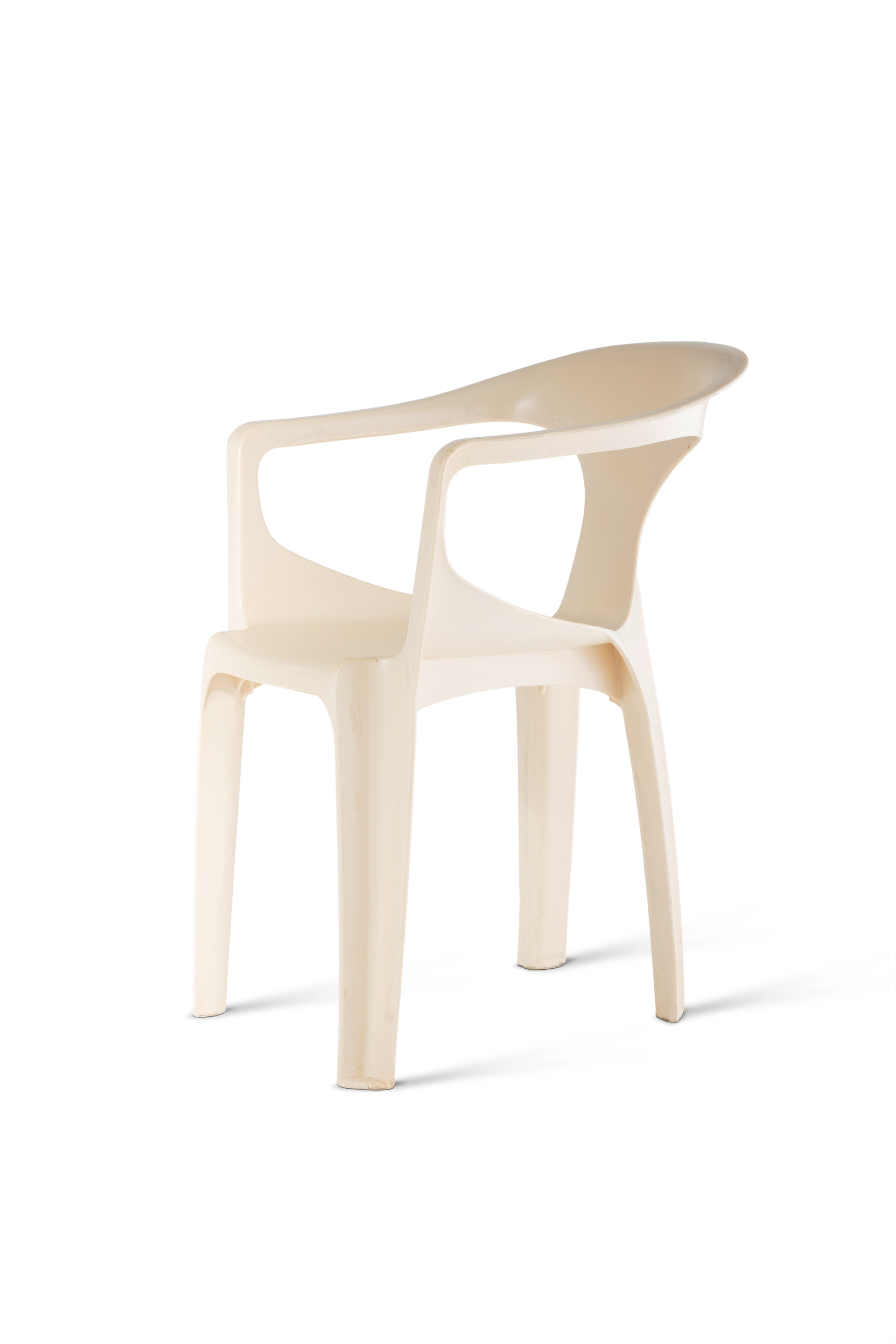 https://detail-cdn.s3.eu-central-1.amazonaws.com/media/catalog/product/M/o/Monobloc-Vitra-07-Henry-Massonnet-Fauteuil-1972-Juergen-Hans.jpg?width=437&height=582&store=de_de&image-type=image