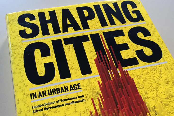 https://detail-cdn.s3.eu-central-1.amazonaws.com/media/catalog/product/R/e/Rezension-Shaping-Cities-JS-Teaser-735.jpg?width=437&height=582&store=de_en&image-type=image