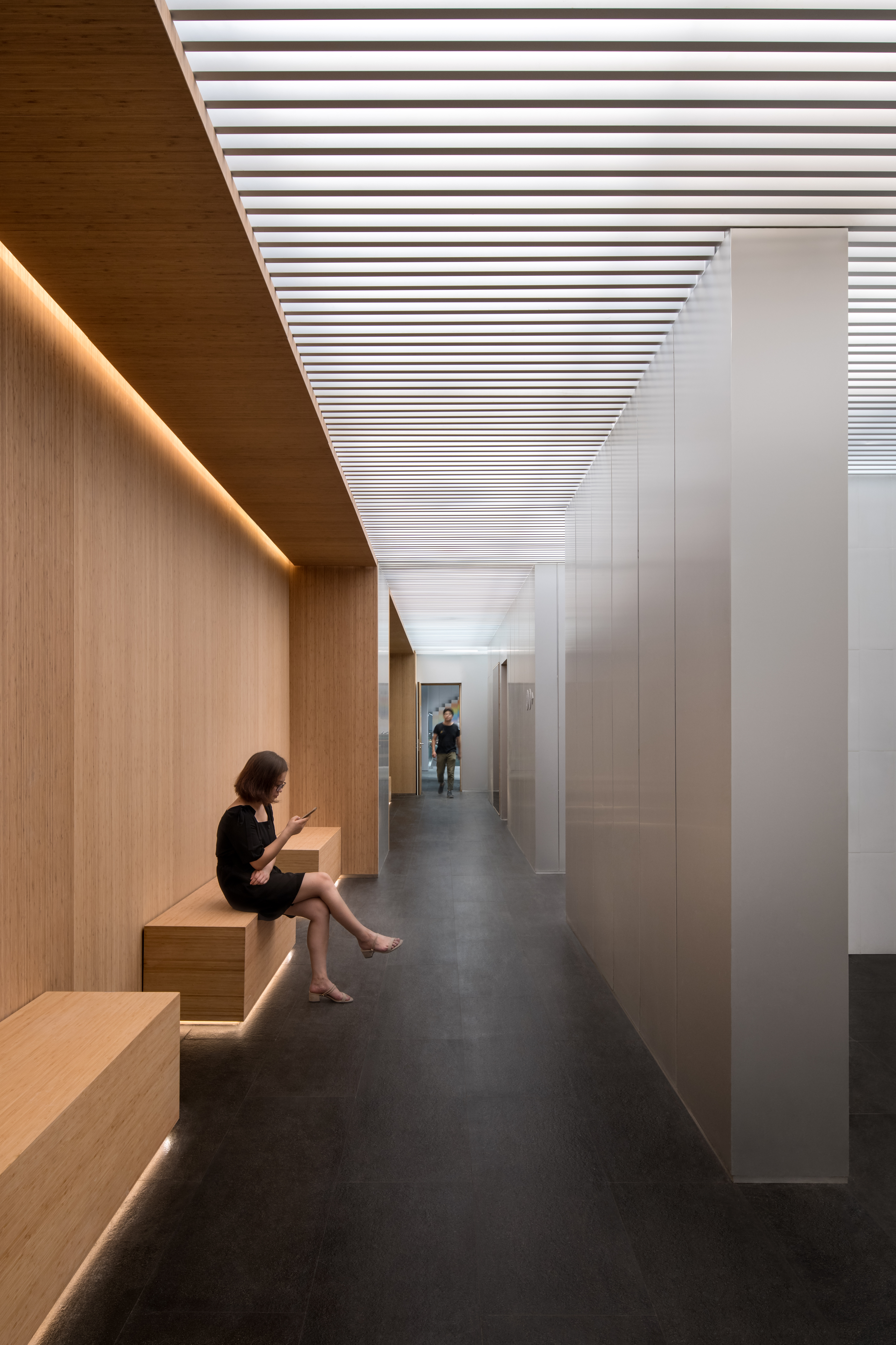 https://detail-cdn.s3.eu-central-1.amazonaws.com/media/catalog/product/S/c/Schmidt_Hammer_Lassen_Architects_Beijing_Vanke_Times_Center_09.jpg?width=437&height=582&store=de_de&image-type=image