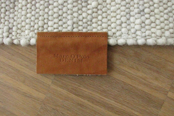 Blaue Stunde: handgearbeiteter Teppich