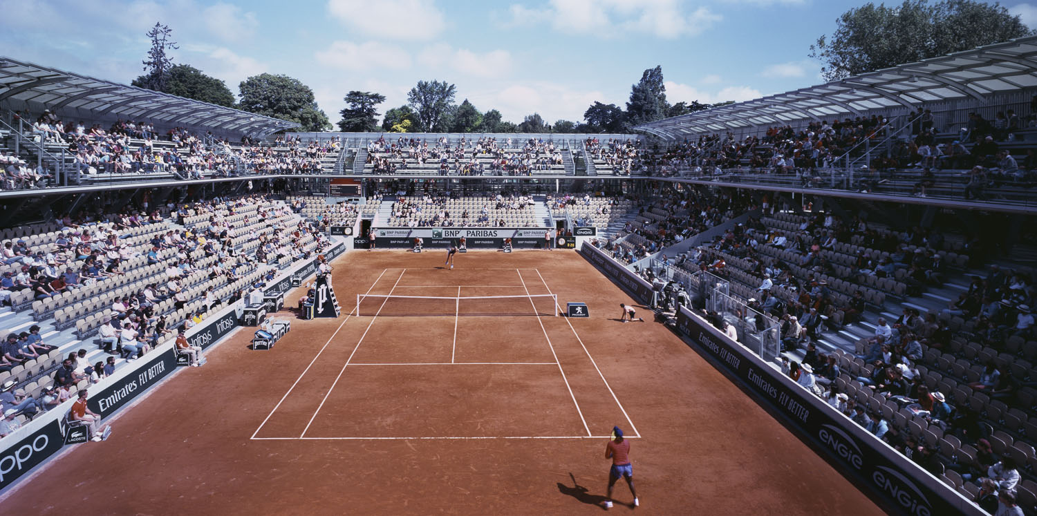 https://detail-cdn.s3.eu-central-1.amazonaws.com/media/catalog/product/S/t/Stadion-French-Open-Paris-MarcMimran-c-ErietaAtali-01.jpg?width=437&height=582&store=de_de&image-type=image