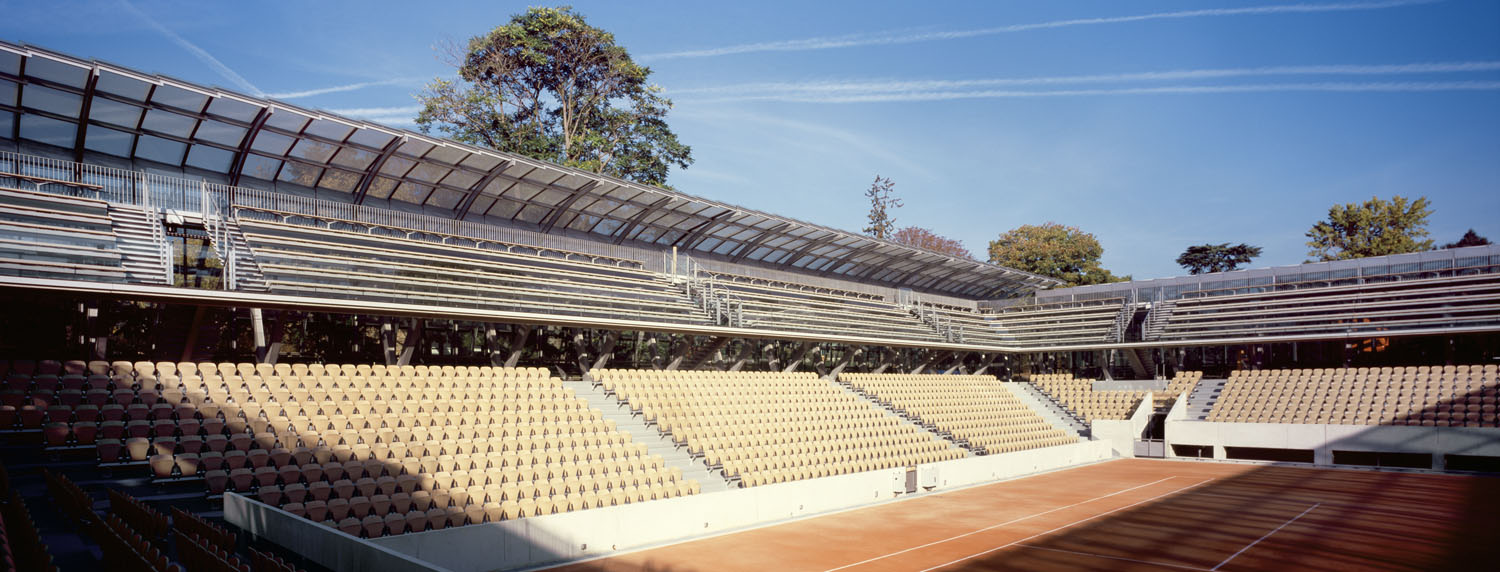 https://detail-cdn.s3.eu-central-1.amazonaws.com/media/catalog/product/S/t/Stadion-French-Open-Paris-MarcMimran-c-ErietaAtali-02.jpg?width=437&height=582&store=de_de&image-type=image