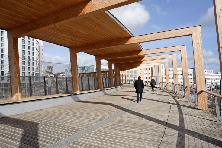 https://detail-cdn.s3.eu-central-1.amazonaws.com/media/catalog/product/T/7/T735-Bruecke-Passerelle-Angers-Saint-Loud-Dietmar-Feichtinger-Architects.jpg?width=437&height=582&store=de_en&image-type=image