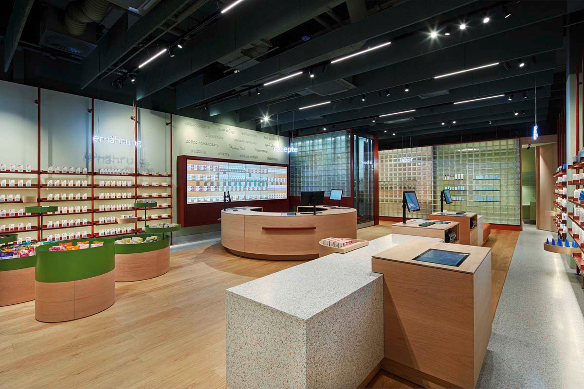 https://detail-cdn.s3.eu-central-1.amazonaws.com/media/catalog/product/W/e/Werner-Aisslinger-Apotheke-Berlin-Innenraum-12.jpg?width=437&height=582&store=de_en&image-type=image