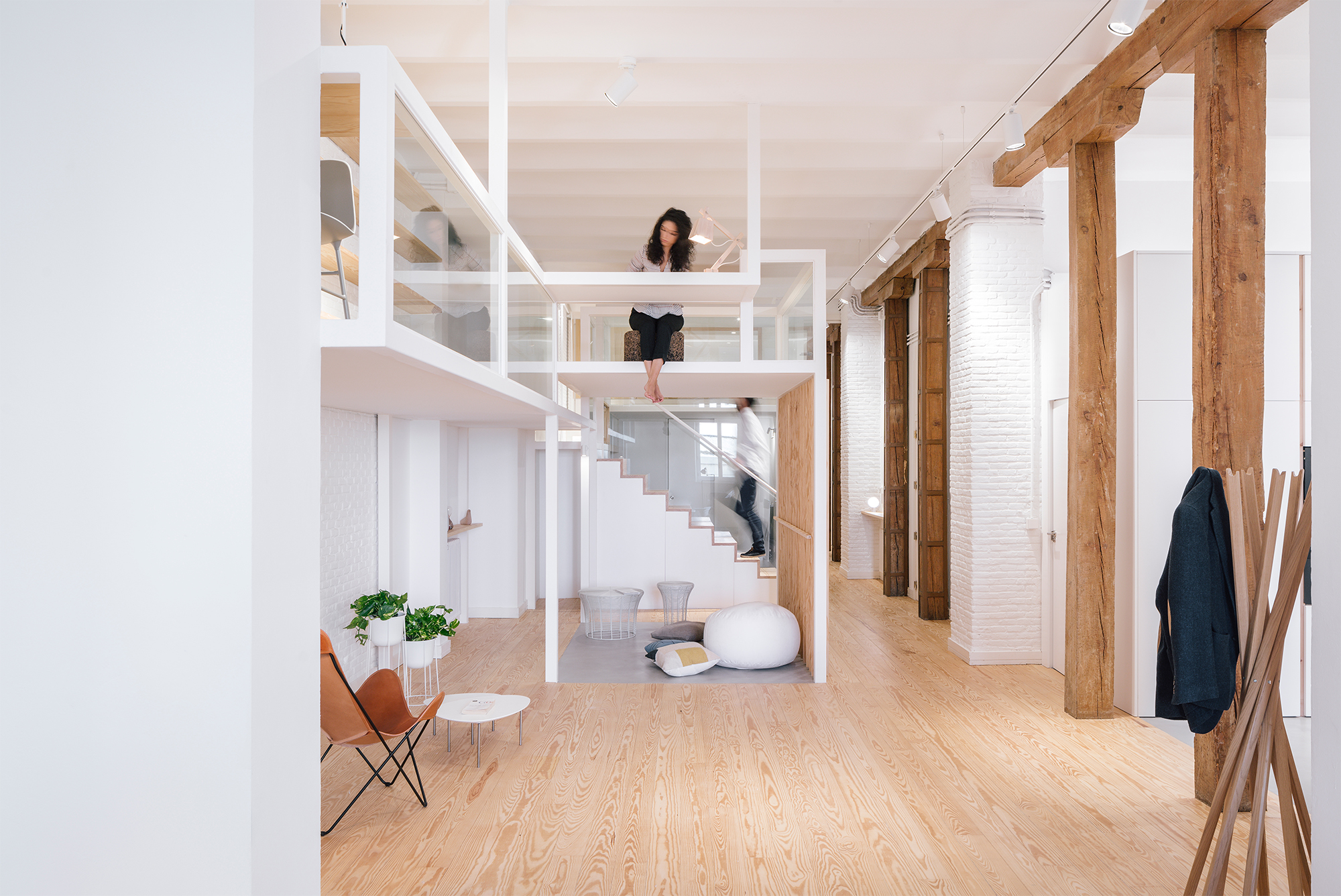House in a building: Zooco Estudio’s J House in Madrid