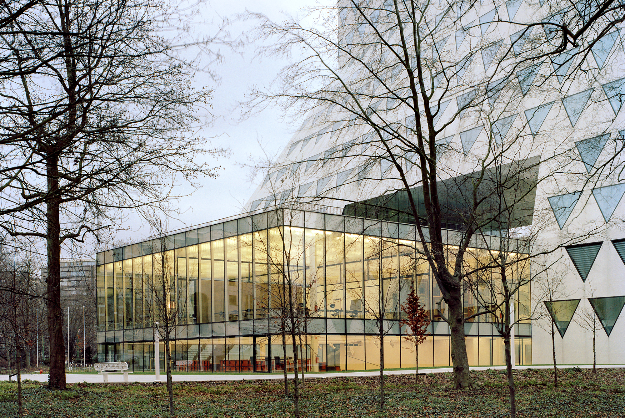 Let’s Twist! Administration Building for Antwerp Province