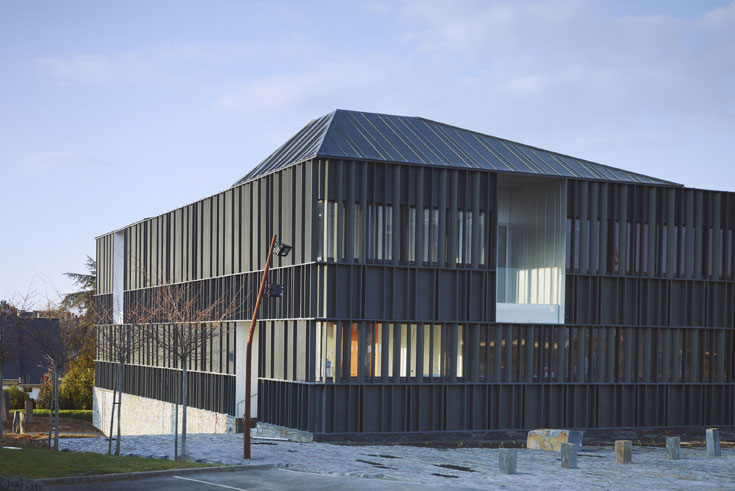 Rundumversorgung unter der Tarnkappe: Gesundheitszentrum in Nosay