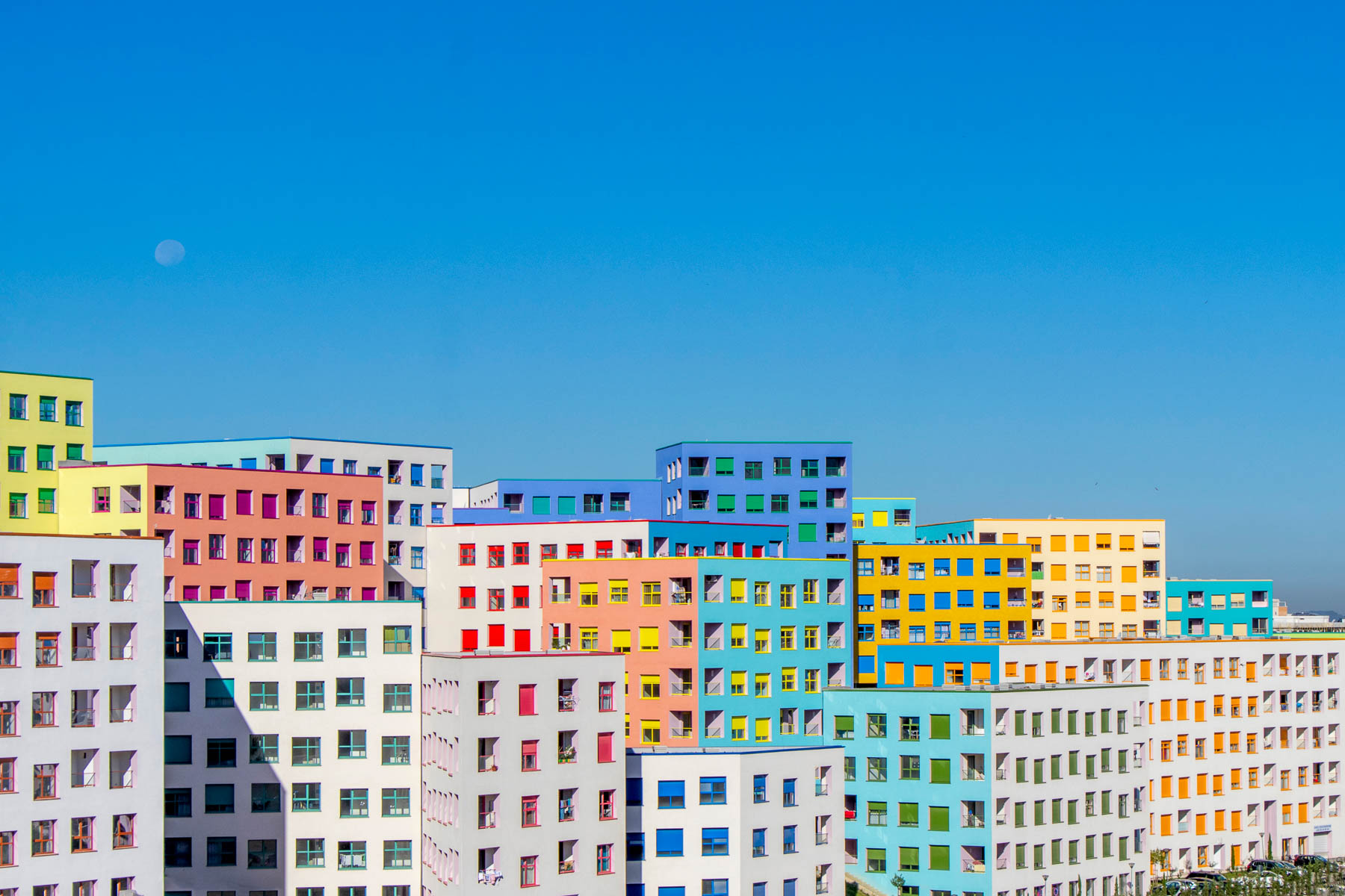 © Kontakt Ltd, Tirana