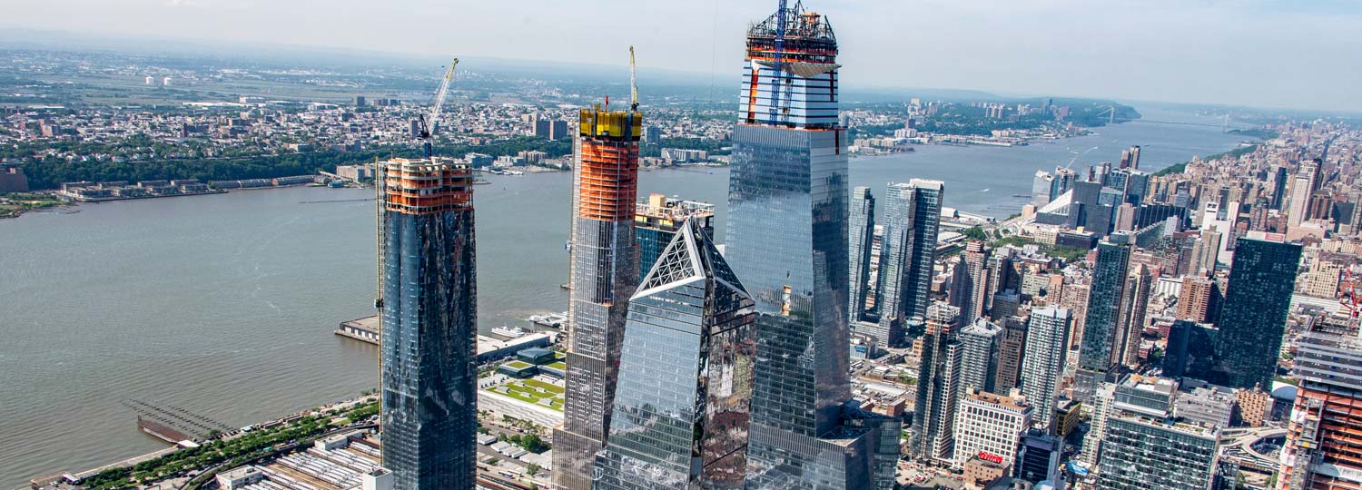 https://detail-cdn.s3.eu-central-1.amazonaws.com/media/catalog/product/g/r/grT-HudsonYards-courtesy-of-Related-Oxford.jpg?width=437&height=582&store=de_de&image-type=image