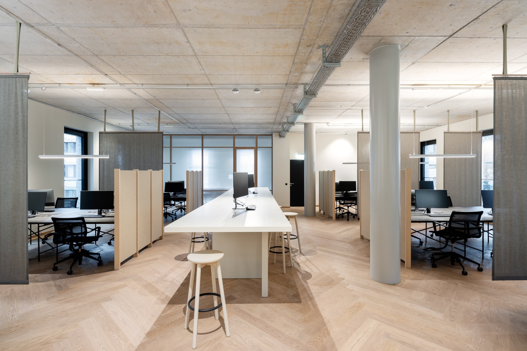Flexible Bürolandschaft der Kemény Boehme & Company in München, Planung: INpuls, © Lukas Schramm, Andreas Graf
