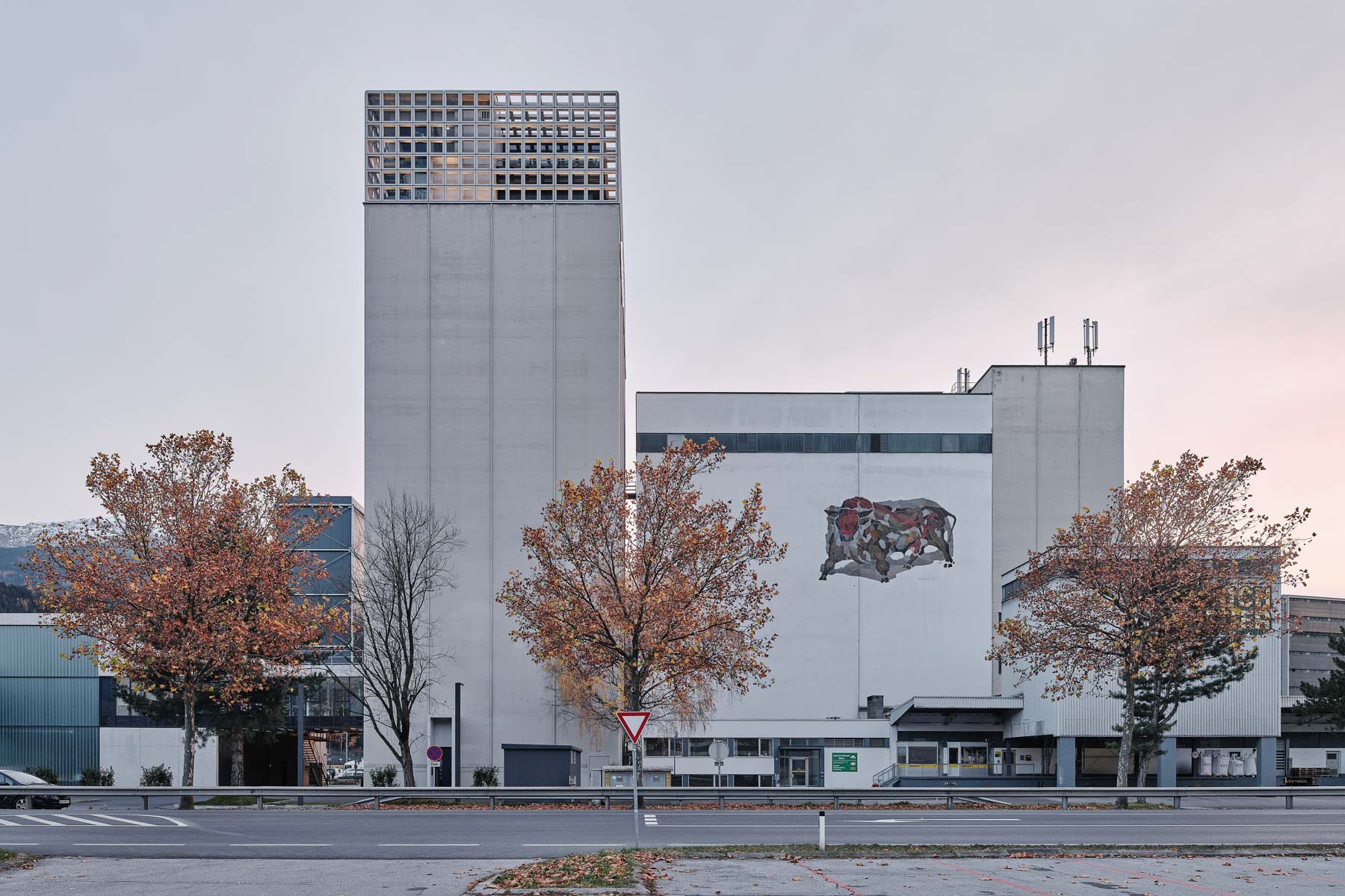 Ein alter Getreidespeicher von Obermoser + Partner wird neu genutzt: Das Projekt in Hall in Tirol zeigt auf besondere Weise, dass sich Bestanderhalt lohnt. © David Schreyer