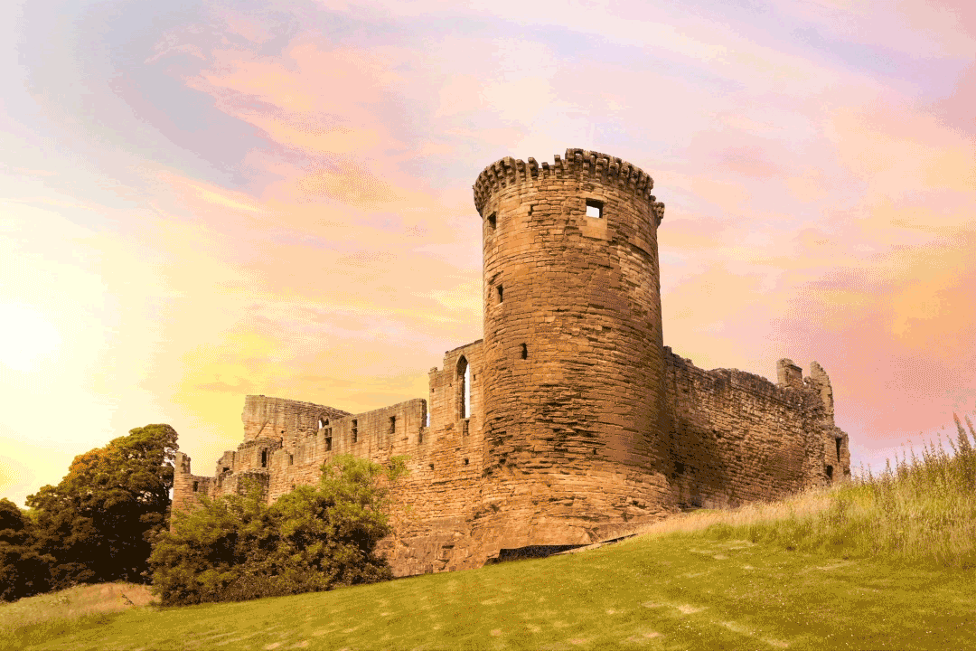 https://detail-cdn.s3.eu-central-1.amazonaws.com/media/catalog/product/r/e/reconstructed-castles-uk-03_Bothwell-Castle-Scotland.gif?width=437&height=582&store=de_en&image-type=image