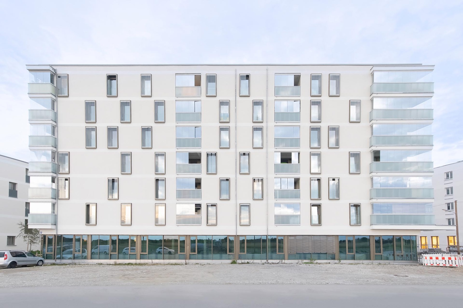 Increased sound insulation with modular box windows