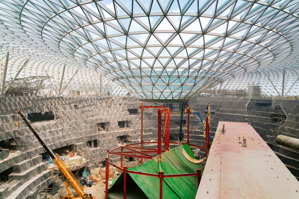 https://detail-cdn.s3.eu-central-1.amazonaws.com/media/catalog/product/s/t/str-2019-3-40-jewel-changi-airport-in-singapore-safdie-architects-burohappold-engineering-6_1.jpg?width=437&height=582&store=de_de&image-type=image