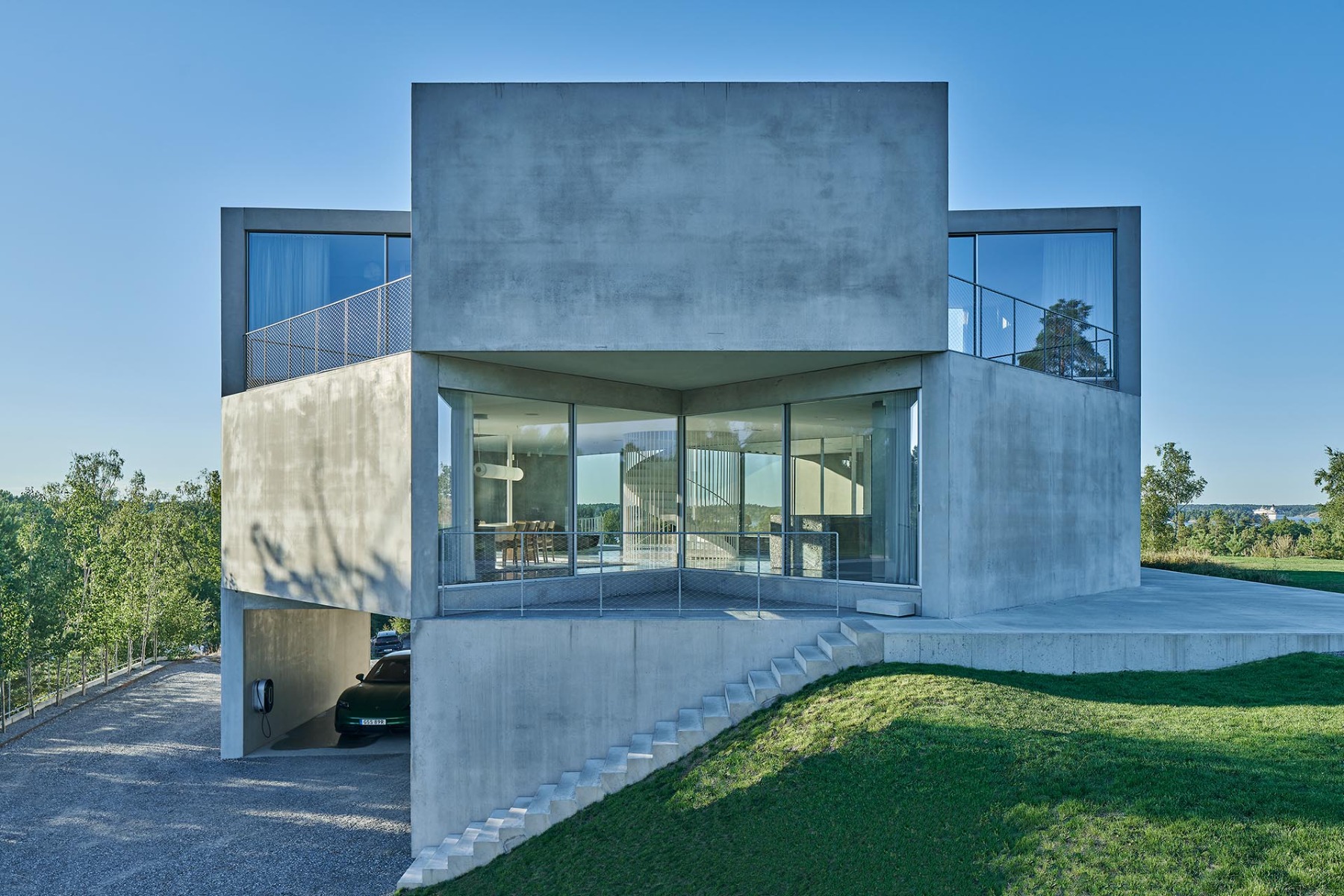 Das Ferienhaus von Tham & Videgård liegt auf einem Hügel des Stockholmer Schärengartens. © Åke E:son Lindman