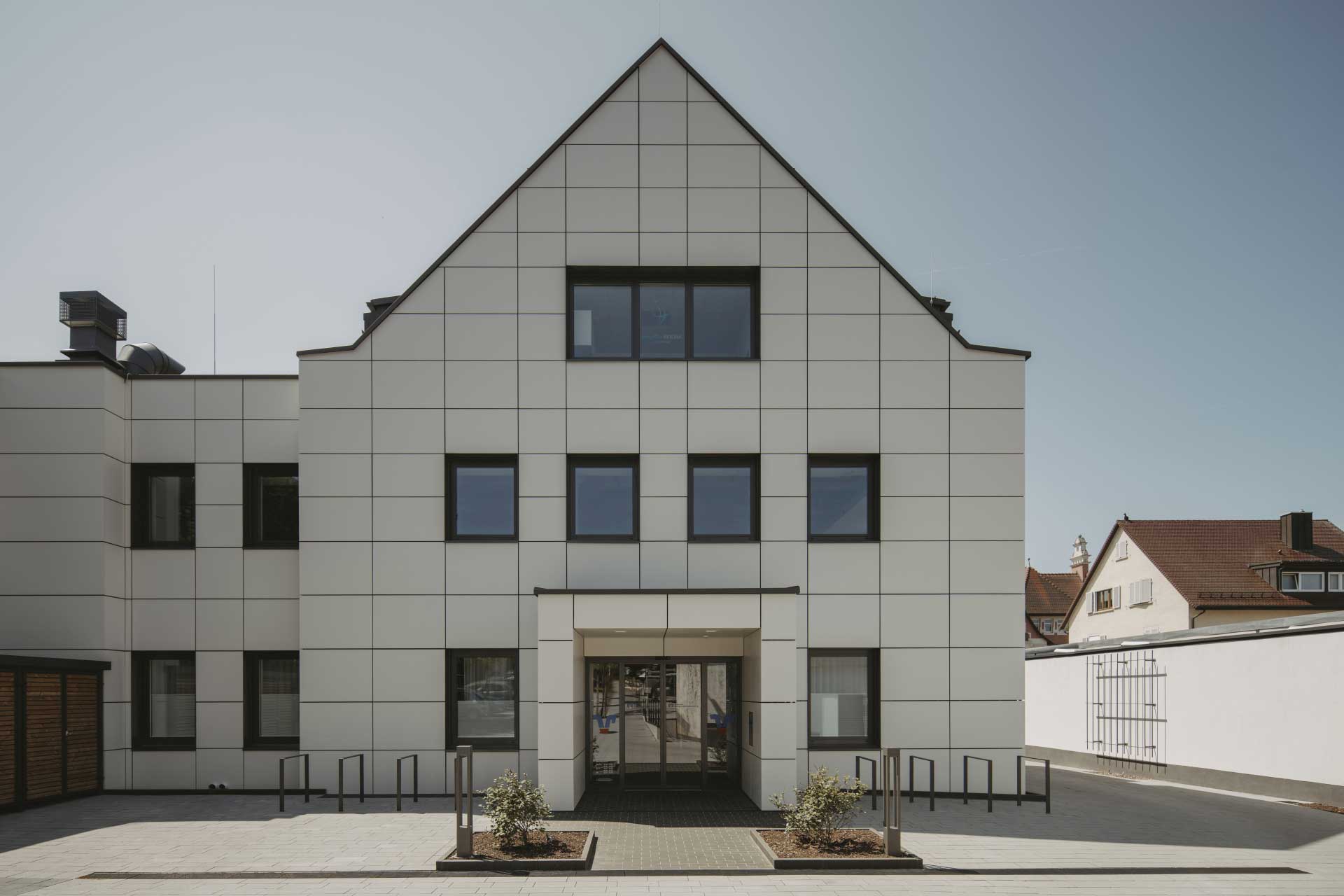 Luftaufnahme des Stadtkerns und der Umgebung von Mühlheim.