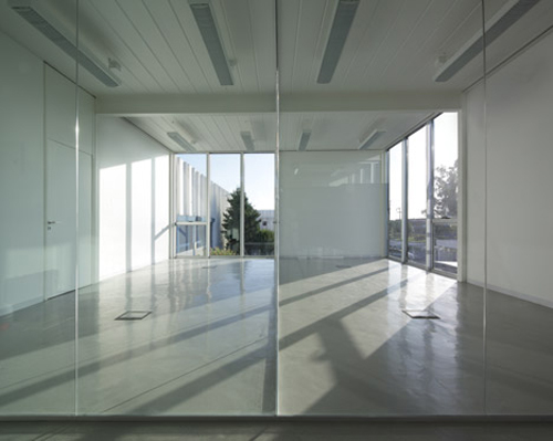 04-internal view Dining table.