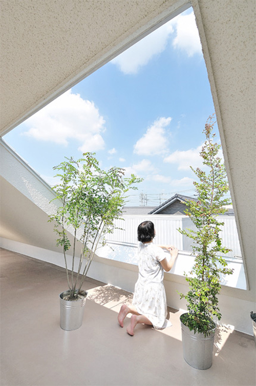 04-roof space view out