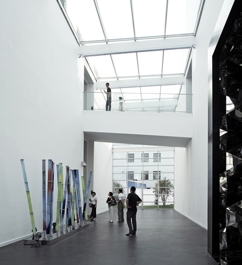 06-interior atrium museum atrium