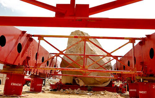 06-transporting the boulder Getting it on the crawler.