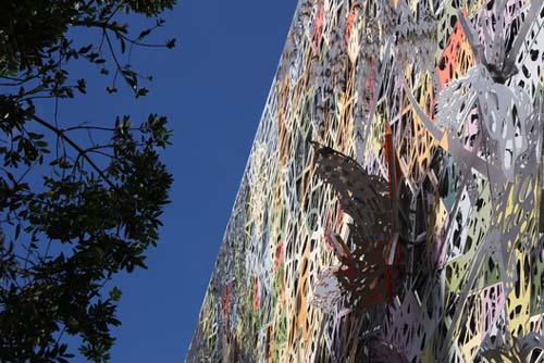 08-Detail with sky Garden with blue sky