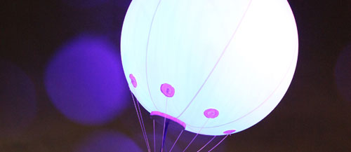 08-detail of light Detail of the baloons.