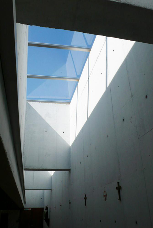 12-light detail