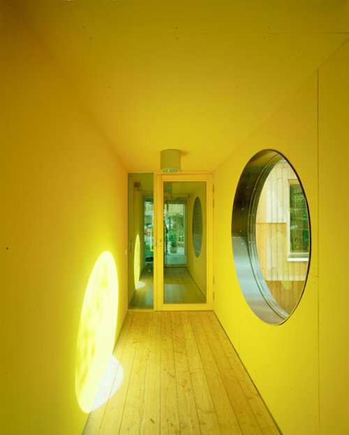 12-yellow corridor Internal corridor.