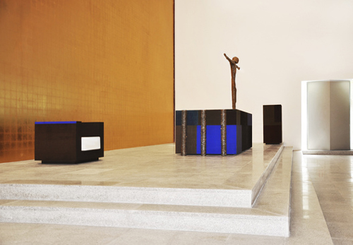 13-altre from side another alter view