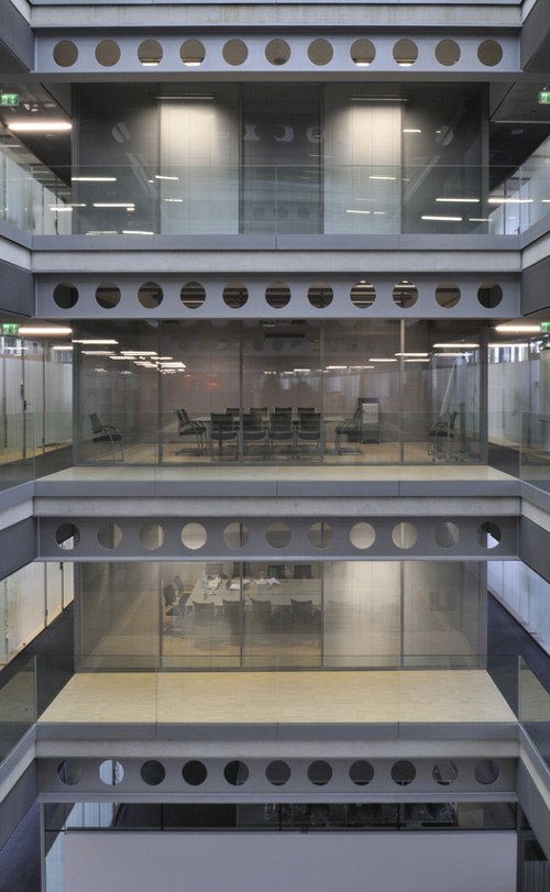 13-meeting spaces Atrium with meeting rooms